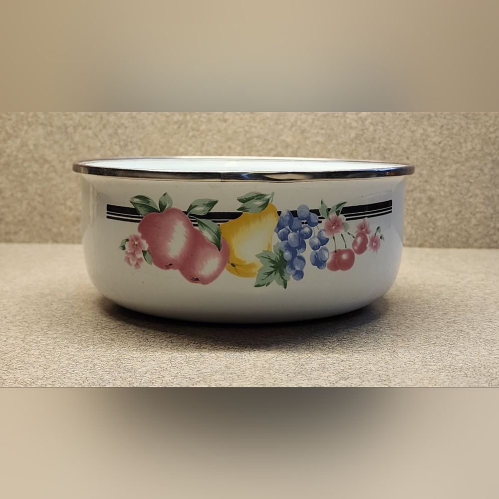 Vintage GMI Nesting Bowl Enamel